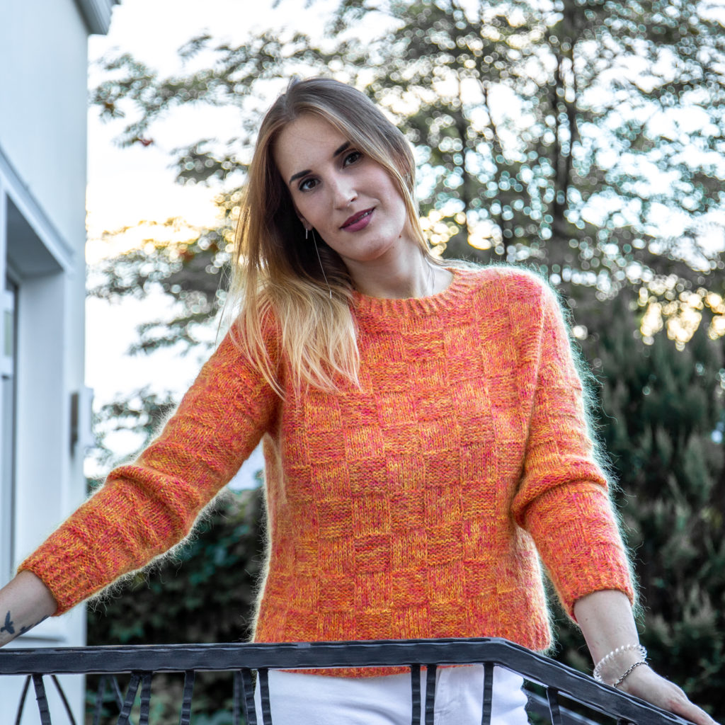Схемы вязания спицами: 5 модных пуловеров для женщин из мохера с описанием